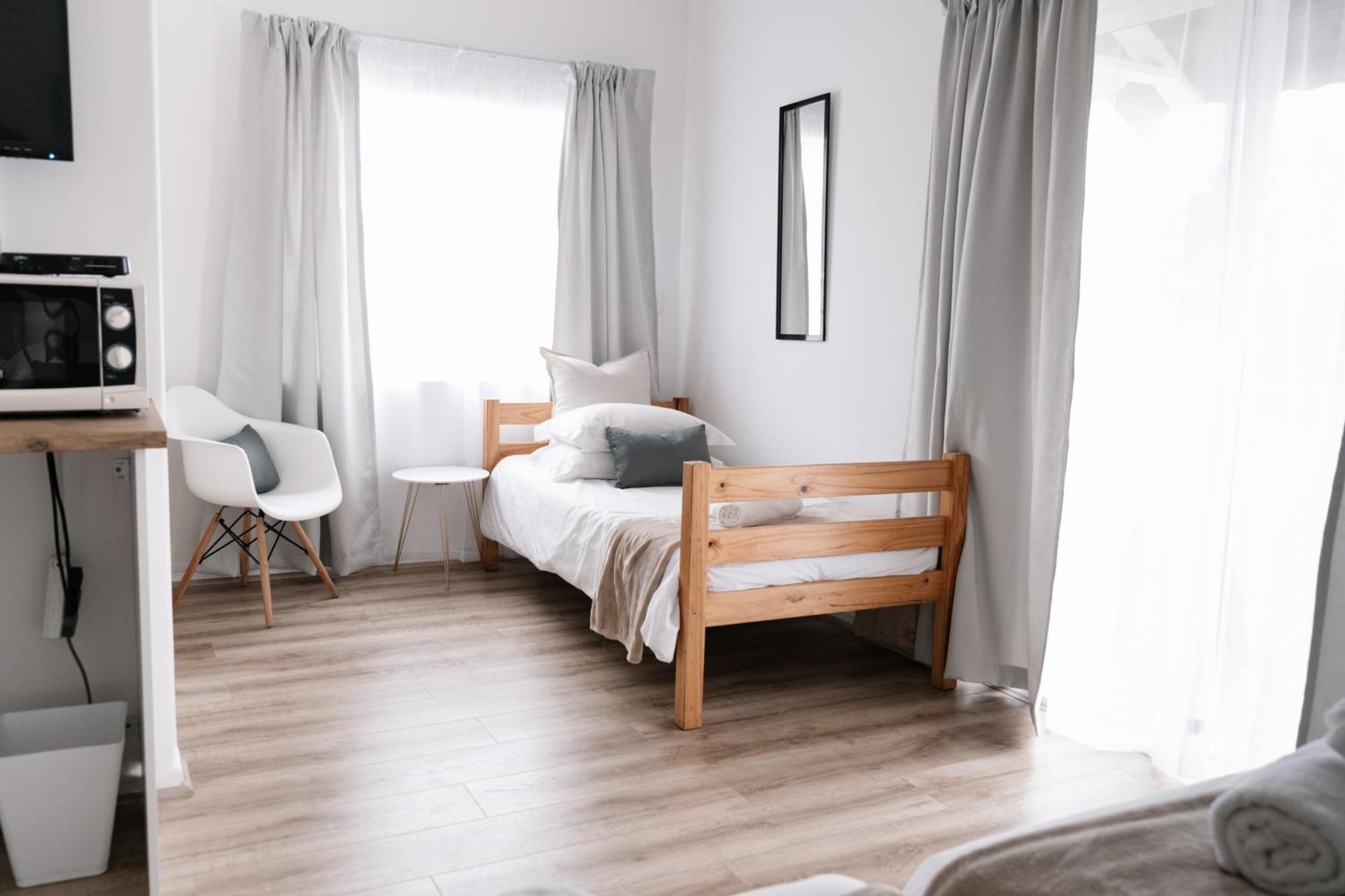 George Lodge International Екстер'єр фото