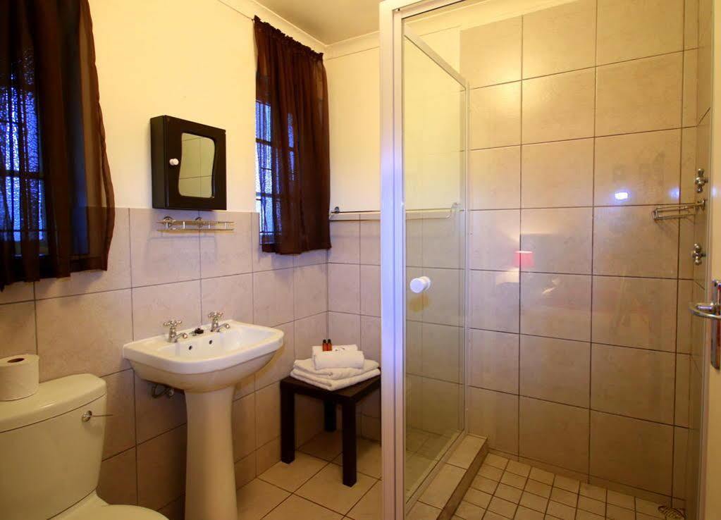 George Lodge International Екстер'єр фото